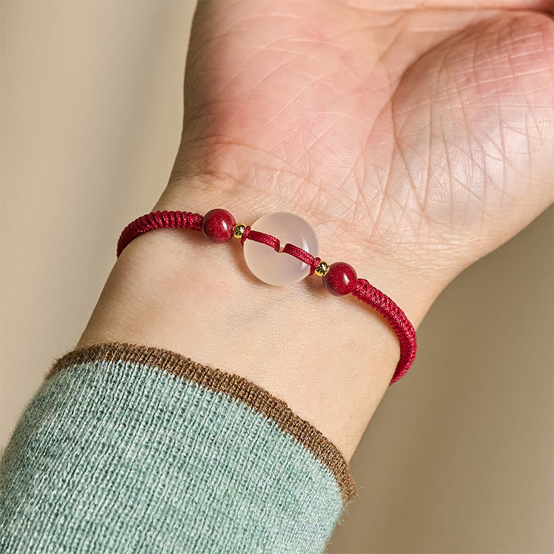 Bransoletka z klamrą Buddha Stones z białego agatu z płaskim węzłem i diamentowym węzłem z czerwonego sznurka - image 18