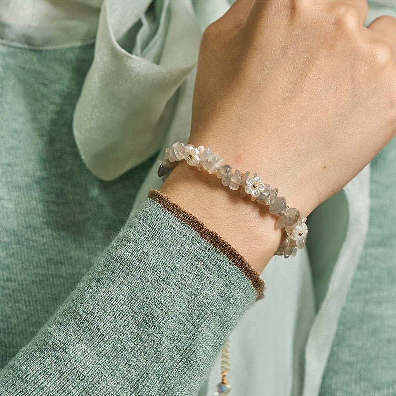 Bransoletka z nieregularnym wzorem kwiatów z kryształu Buddha Stones z ametystem i białym kryształem - image 22