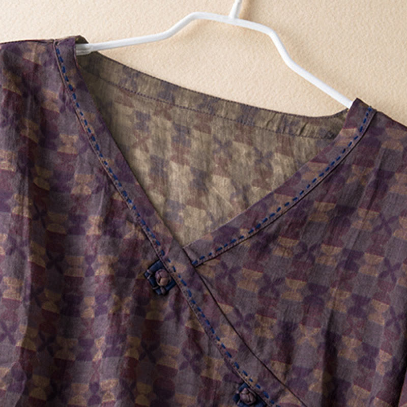 Koszula damska z długim rękawem i dekoltem w serek z nadrukiem w kwiaty "Buddha Stones" - image 1