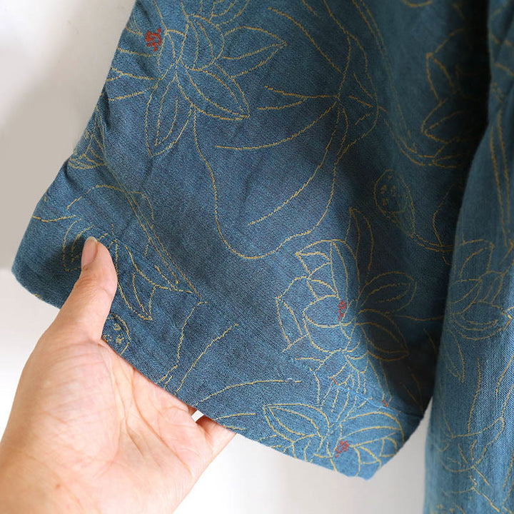 Sukienka midi z bawełny z długim rękawem i żakardowym wzorem w kwiaty w kształcie Buddha Stones, zapinana na guziki i kołnierzyk stójkowy - image 6