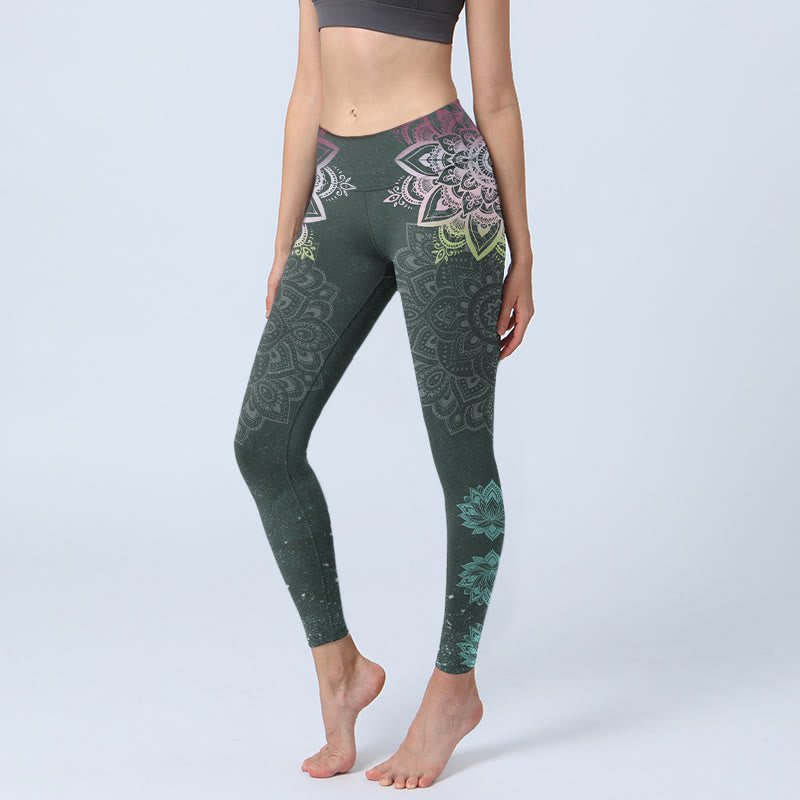 Buddha Stones, symetria, mandale, kwiaty lotosu, wzór, legginsy do ćwiczeń, damskie spodnie do jogi - Ciemnozielony - US18, UK/AU22, EU50 (4XL) - image 0