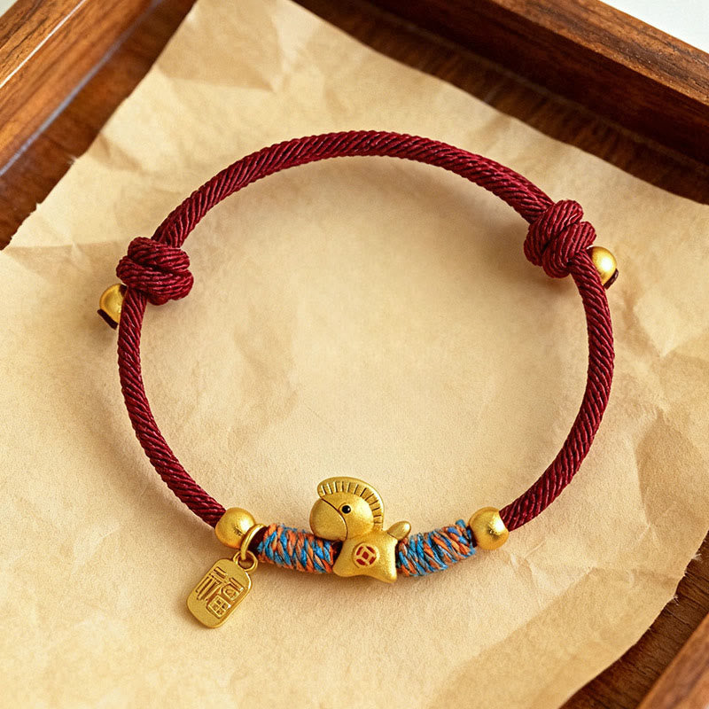 Bransoletka z Buddha Stones ze srebra próby 999, Rok Konia, postać Fu, kolorowa, sznurkowa, na szczęście - Złoty koń, czerwona lina (obwód nadgarstka: 14-19 cm) - image 0