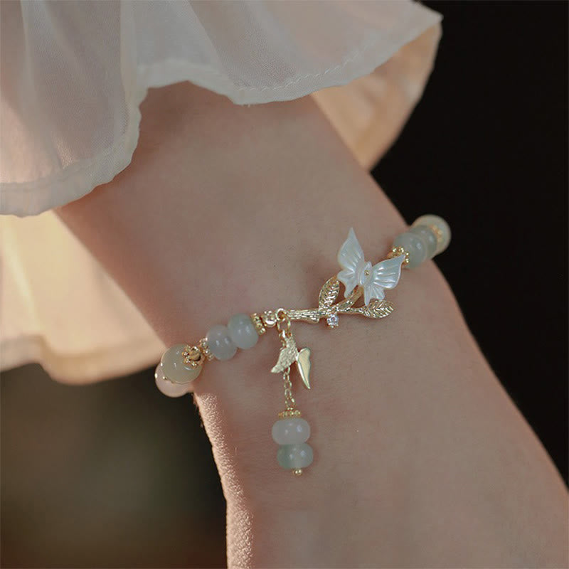 Bransoletka z regulowanym łańcuszkiem i zawieszką motyla z jadeitu Hetian z Buddha Stones, symbolizująca dobrobyt - image 0