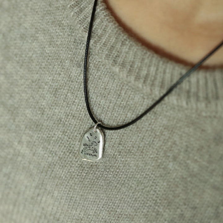 Buddha Stones, zawieszka na szczęście konia ze srebra próby 999, Rok Konia, łańcuszek ze srebra próby 925, naszyjnik z błogosławieństwem - Czarna lina (długość: 50 cm) - image 9