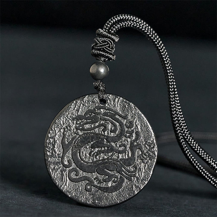 Naszyjnik z wisiorkiem z Buddha Stones z rzeźbionym wzorem smoka i autentycznym kamieniem szungitowym - Kamień szungitowy (ochrona ♥ uziemienie) - 35-40 mm - image 0