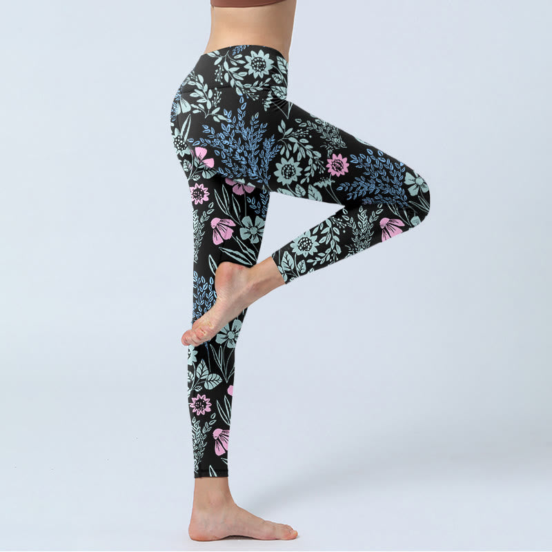 Legginsy do jogi Buddha Stones z kontrastowymi, wyrazistymi kolorami i wzorem kwiatów i liści w kwiaty - image 3