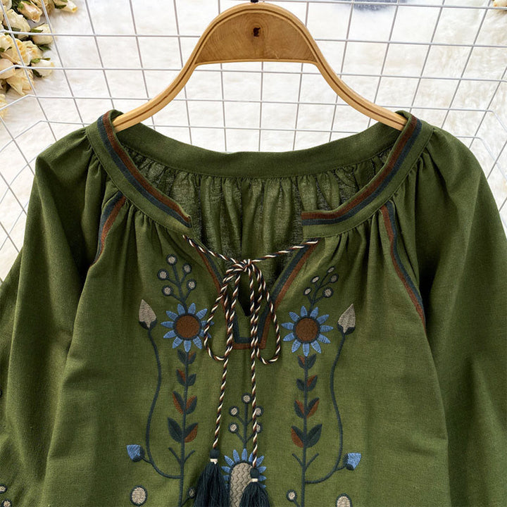 Koszulka damska z bawełny i lnu z okrągłym dekoltem i haftowanym motywem kwiatów i liści, z motywem Buddha Stones  - image 3