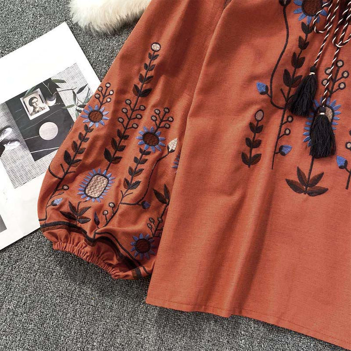 Koszulka damska z bawełny i lnu z okrągłym dekoltem i haftowanym motywem kwiatów i liści, z motywem Buddha Stones  - image 20