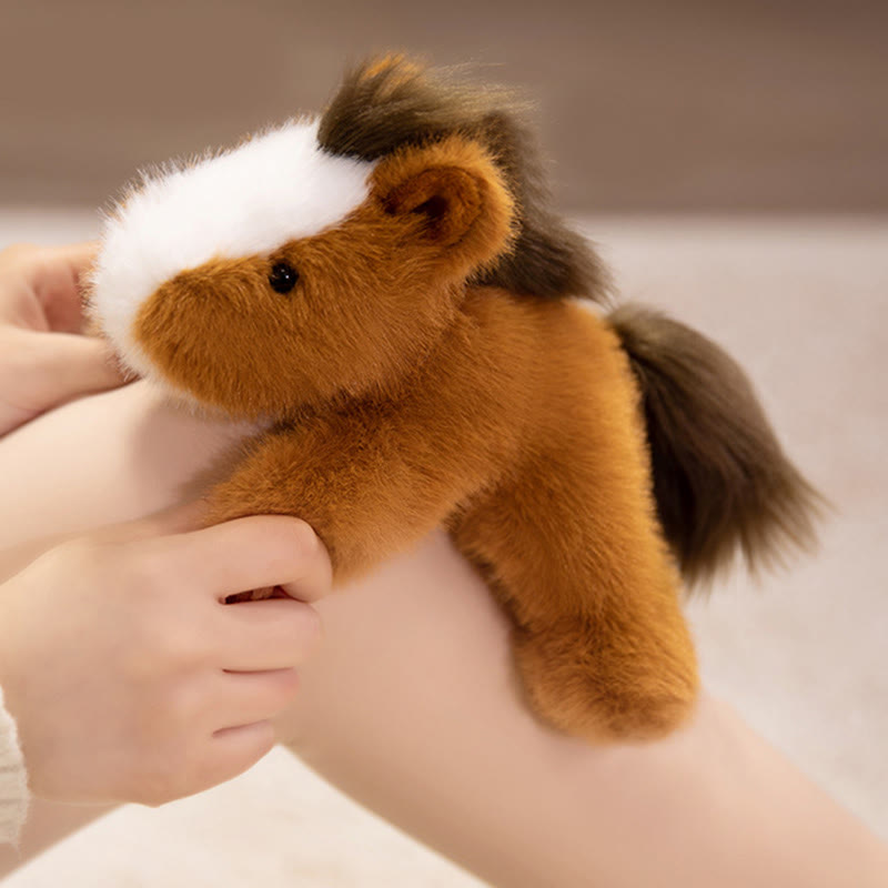 Buddha Stones Rok Konia Pozycja leżąca Pluszowa Lalka Dekoracja Biurka Wolność - image 1