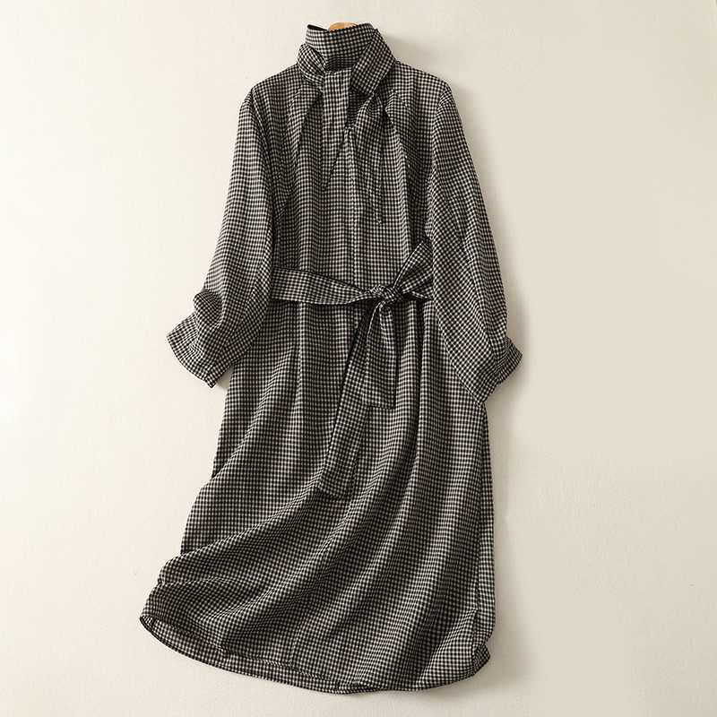 Sukienka midi z długim rękawem i kieszeniami w czarno-białą kratę Buddha Stones z wysokim dekoltem i sznurowaniem - Czarny - US14, UK/AU18, EU46 (2XL) - image 0