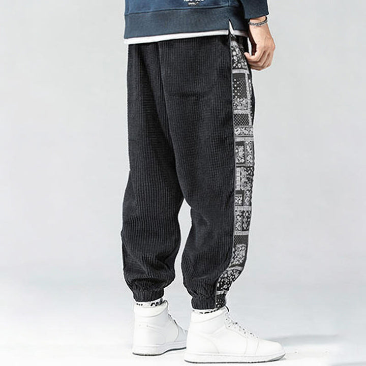 Spodnie męskie sztruksowe z kieszeniami i prostymi nogawkami do kostek, z kolekcji Buddha Stones Fall, ze ściągaczem po bokach i wzorem Paisley - image 3