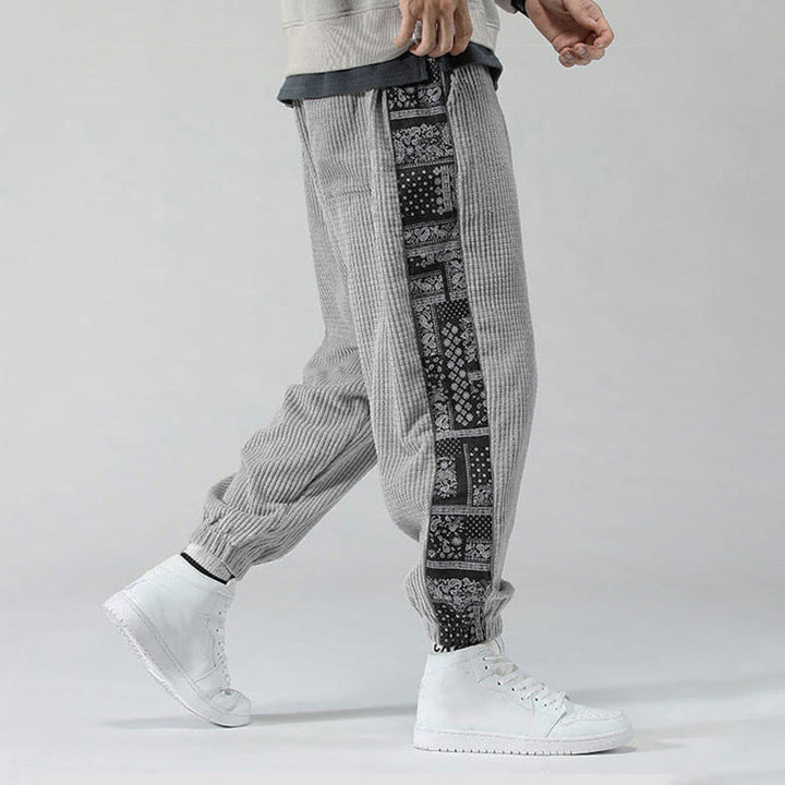 Spodnie męskie sztruksowe z kieszeniami i prostymi nogawkami do kostek, z kolekcji Buddha Stones Fall, ze ściągaczem po bokach i wzorem Paisley - image 15