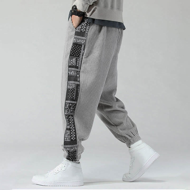 Spodnie męskie sztruksowe z kieszeniami i prostymi nogawkami do kostek, z kolekcji Buddha Stones Fall, ze ściągaczem po bokach i wzorem Paisley - image 17