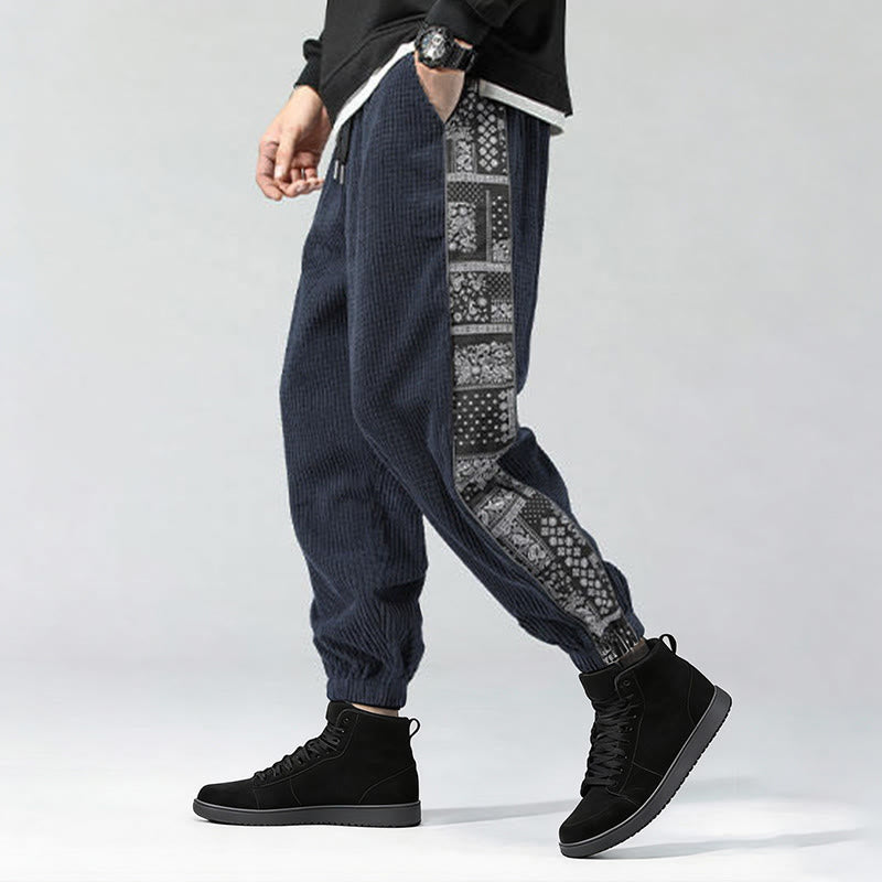 Spodnie męskie sztruksowe z kieszeniami i prostymi nogawkami do kostek, z kolekcji Buddha Stones Fall, ze ściągaczem po bokach i wzorem Paisley - image 33