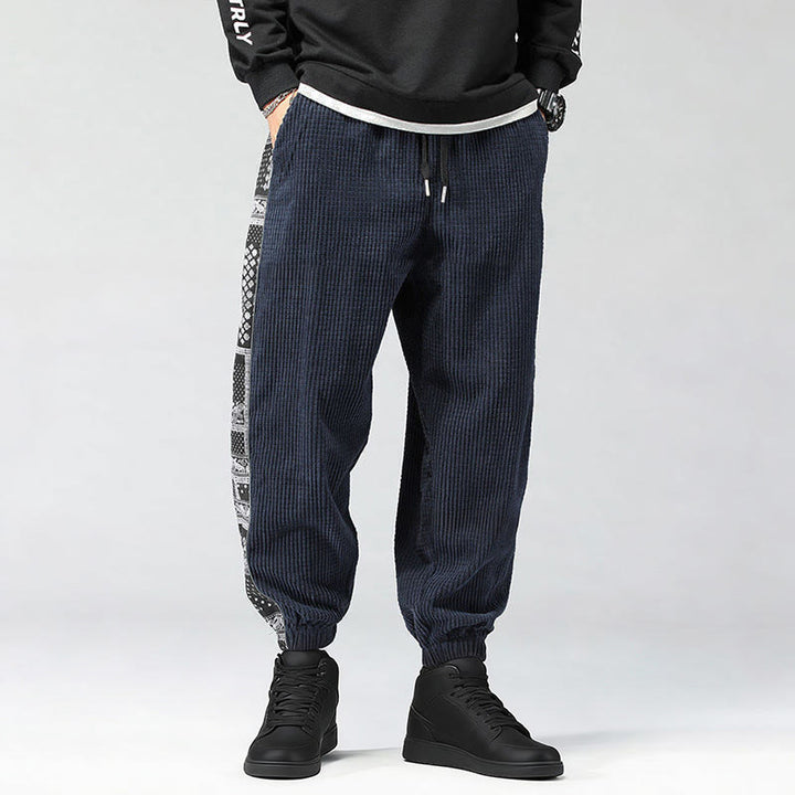 Spodnie męskie sztruksowe z kieszeniami i prostymi nogawkami do kostek, z kolekcji Buddha Stones Fall, ze ściągaczem po bokach i wzorem Paisley - image 28