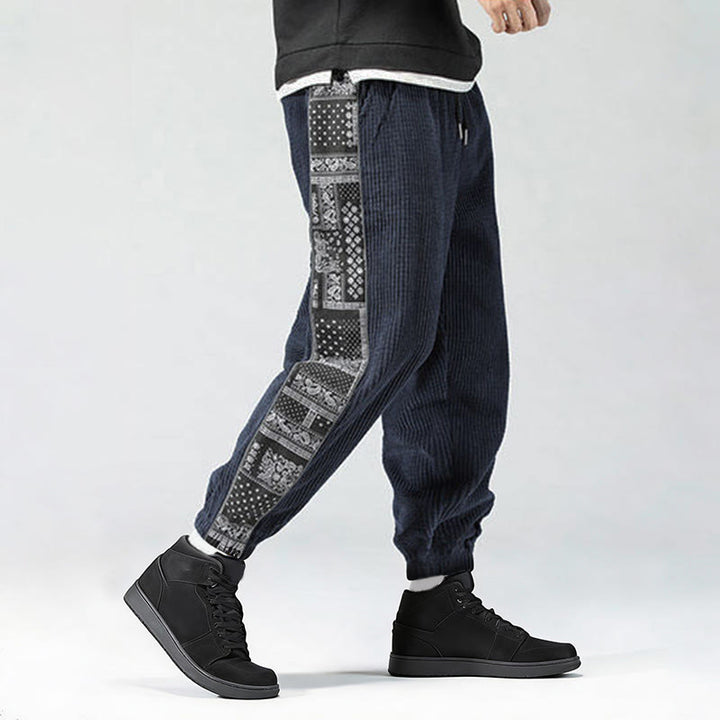 Spodnie męskie sztruksowe z kieszeniami i prostymi nogawkami do kostek, z kolekcji Buddha Stones Fall, ze ściągaczem po bokach i wzorem Paisley - image 30