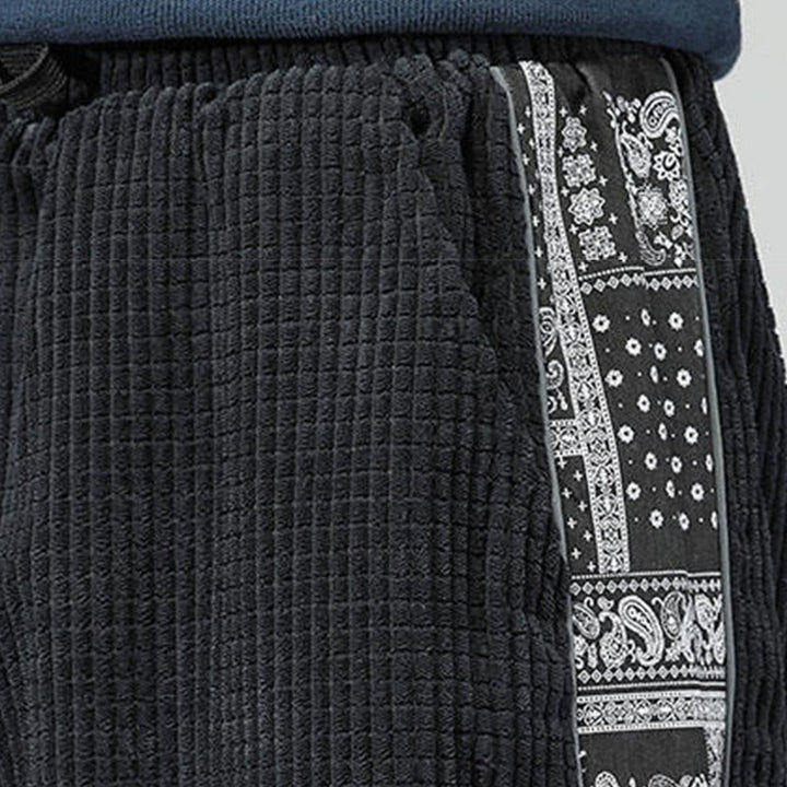 Spodnie męskie sztruksowe z kieszeniami i prostymi nogawkami do kostek, z kolekcji Buddha Stones Fall, ze ściągaczem po bokach i wzorem Paisley - image 10