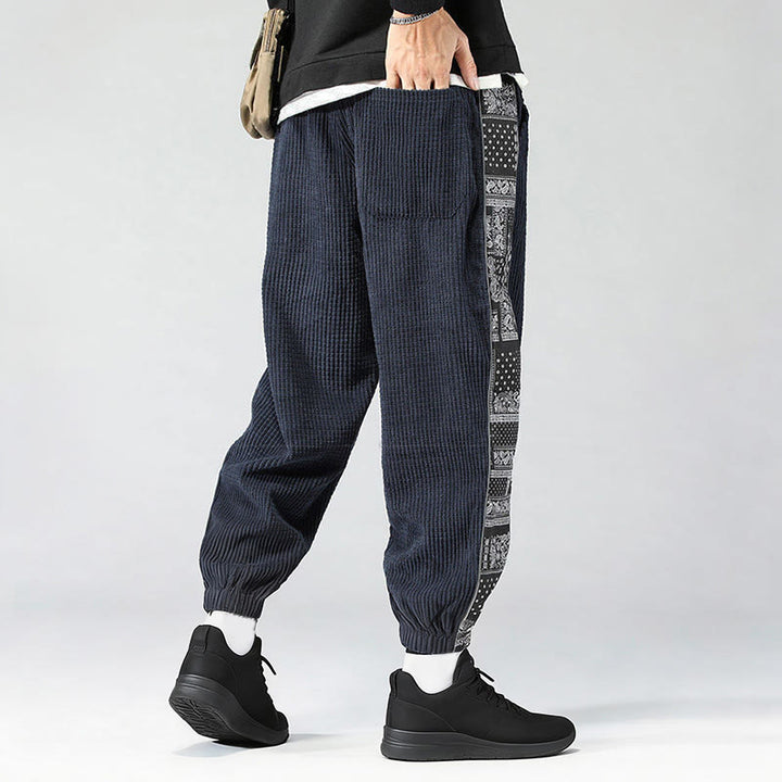 Spodnie męskie sztruksowe z kieszeniami i prostymi nogawkami do kostek, z kolekcji Buddha Stones Fall, ze ściągaczem po bokach i wzorem Paisley - image 31