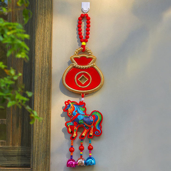 Buddha Stones Rok Konia Haft Worek Pieniędzy Tykwa Miedziane Monety Dzwonek Wiszący Dekoracja Sukcesu - Czerwony koń i worek pieniędzy (12*42 cm) - image 9