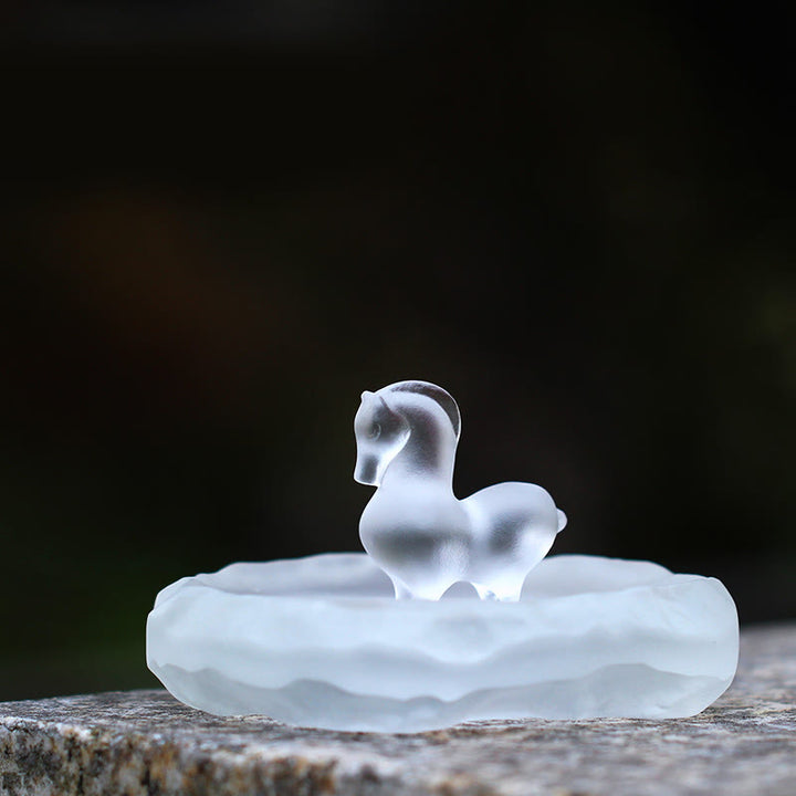 Buddha Stones Rok Konia Strąk Lotosu Liść Lotosu Kryształ Liuli Dzieło Sztuki Dekoracja Energetyczna Do Domu i Biura - Podkładka z krawędzią Horse&Wavy - image 0