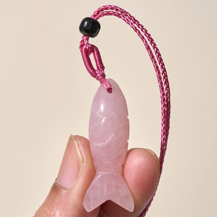 Rzeźba z Buddha Stones z rybą Koi w kolorze różowym, indyjskim agatem i ametystem, naszyjnik z wisiorkiem, symbolizujący ciepło i dobrobyt - image 3