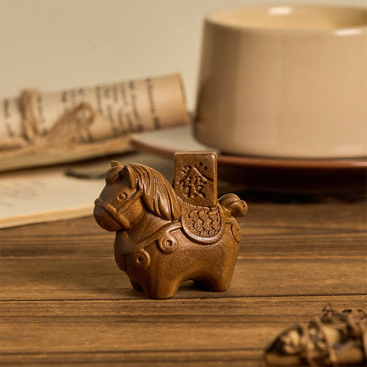 Buddha Stones Rok Konia Zdobądź bogactwo Zielone drzewo sandałowe Małe liście Czerwone drzewo sandałowe Drewno lipowe Zwierzęta Pozytywna dekoracja - image 1