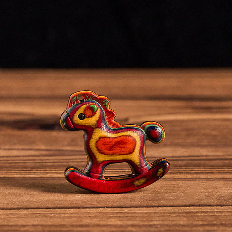 Buddha Stones Rok Konia Miedziana Moneta Tęczowy Eukaliptus Kreatywna Dekoracja Biurka - Eukaliptus tęczowy (38*39*12,5 mm) - image 0