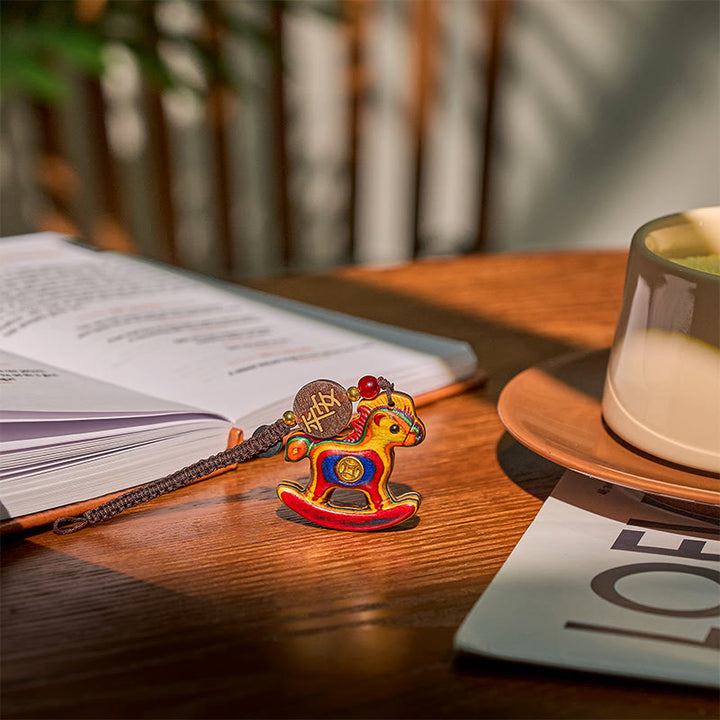 Buddha Stones Rok Konia Tęczowy Eukaliptus Mały Liść Czerwone Drzewo Sandałowe Drewno Lipowe Heban Rzeźbiony Pozytywny Brelok - image 3