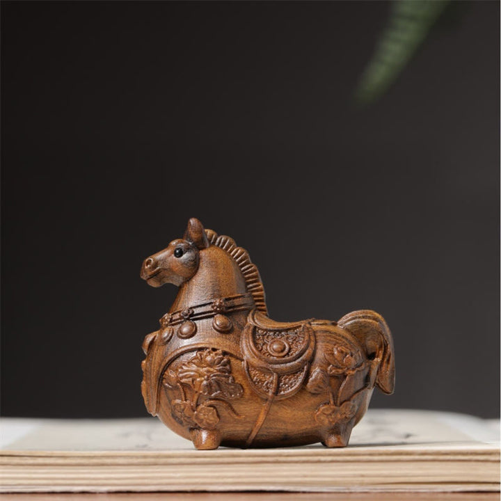 Buddha Stones Miniaturowy Rok Konia Lotos Hebanowy Drewno Lipowe Dekoracja z Zielonego Drzewa Sandałowego 5,5*5*3,2 cm - image 12