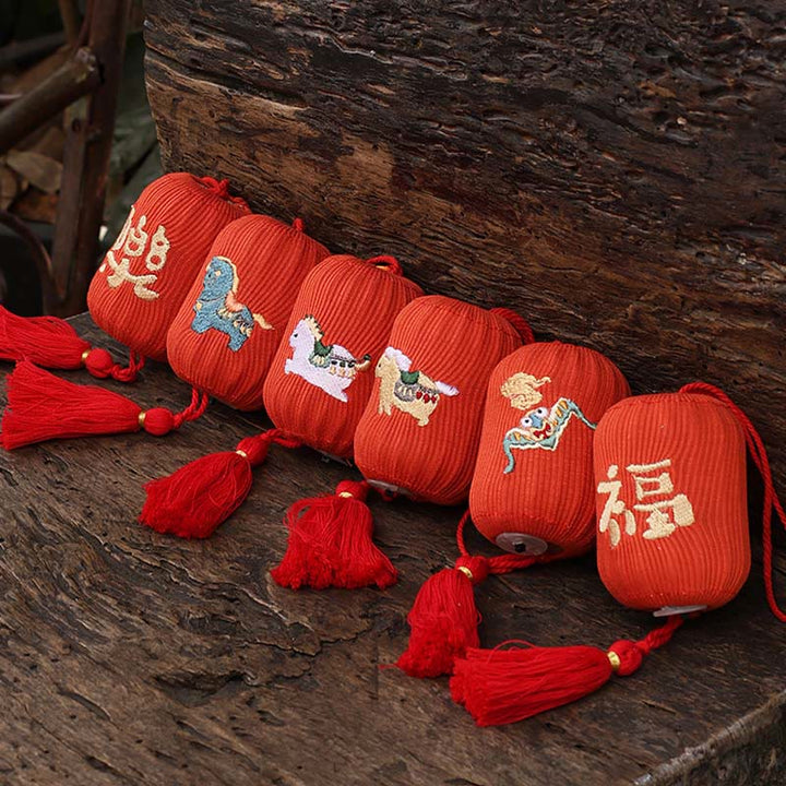 Buddha Stones Rok Konia Czerwony Sznurek Fu Postać Szczęścia Haft Wiszący Ozdoba - image 12