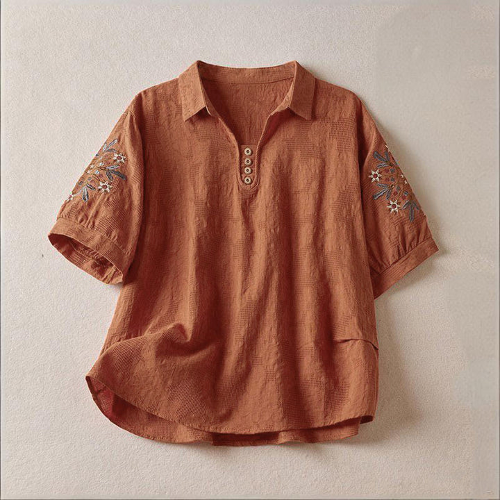 Koszulka damska z krótkim rękawem i klapami w swobodnym, kwiatowym wzorze z Buddha Stones - Czekolada - US12, UK/AU16, EU44 (3XL) - image 15