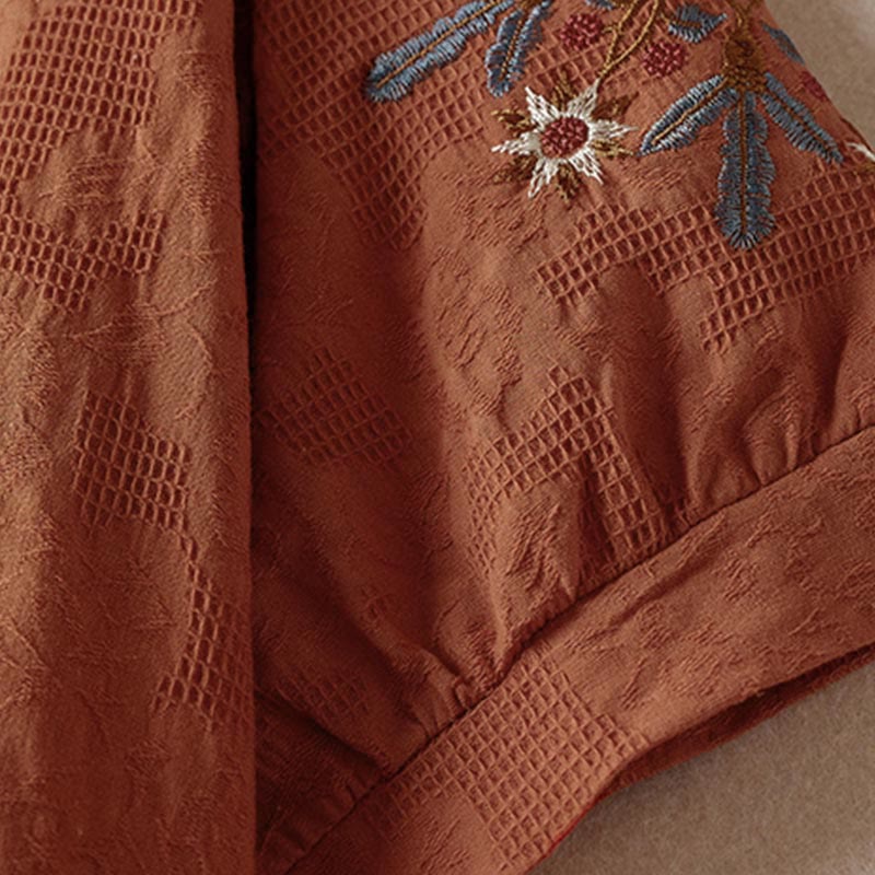 Buddha Stones Luźna damska bawełniana koszulka z klapami i kwiatowym wzorem - image 17