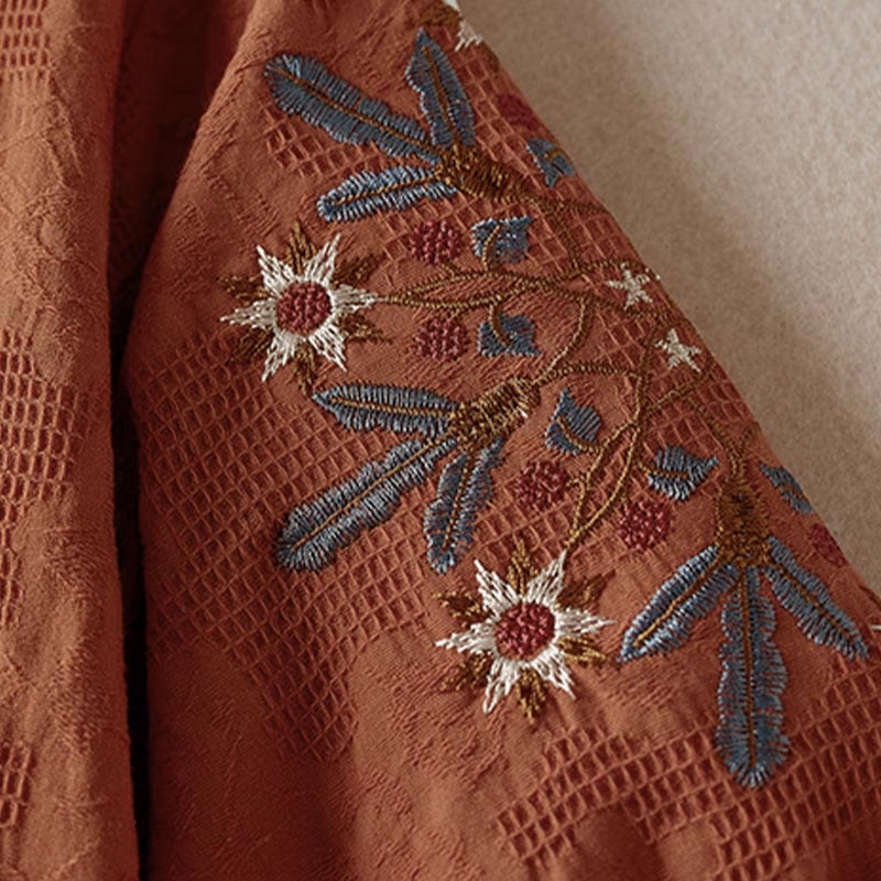 Buddha Stones Luźna damska bawełniana koszulka z klapami i kwiatowym wzorem - image 18