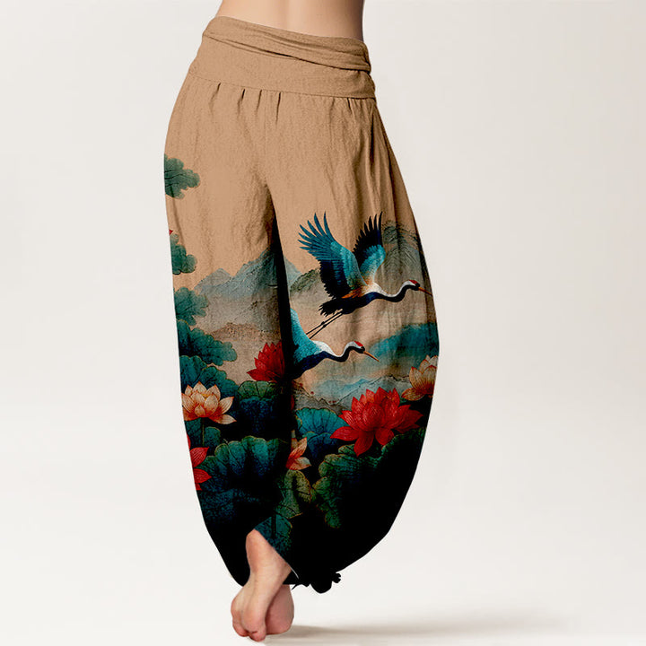 Buddha Stones Bawełniane klasyczne damskie spodnie haremowe z elastyczną talią i wzorem w kwiaty lotosu, liście żurawia i góry - image 9