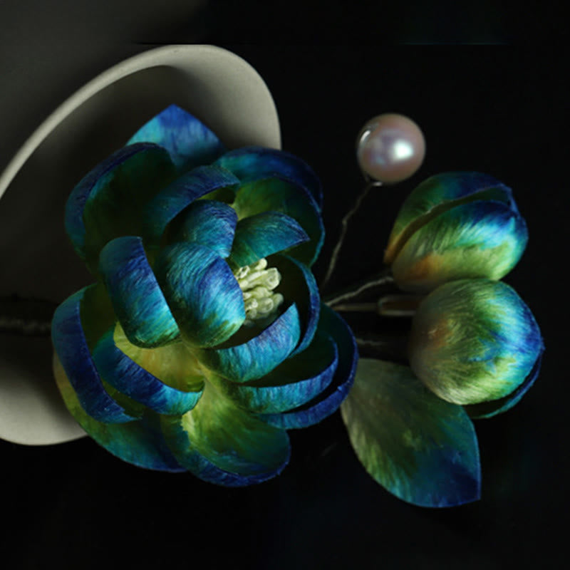 Buddha Stones Ręcznie robiona broszka ochronna z jedwabiu i aksamitu z kamelią - image 4