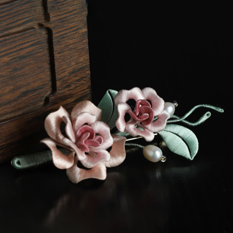 Buddha Stones Ręcznie wykonana broszka z jedwabiu z podwójnym kwiatem róży, błogosławieństwem i harmonią - image 2