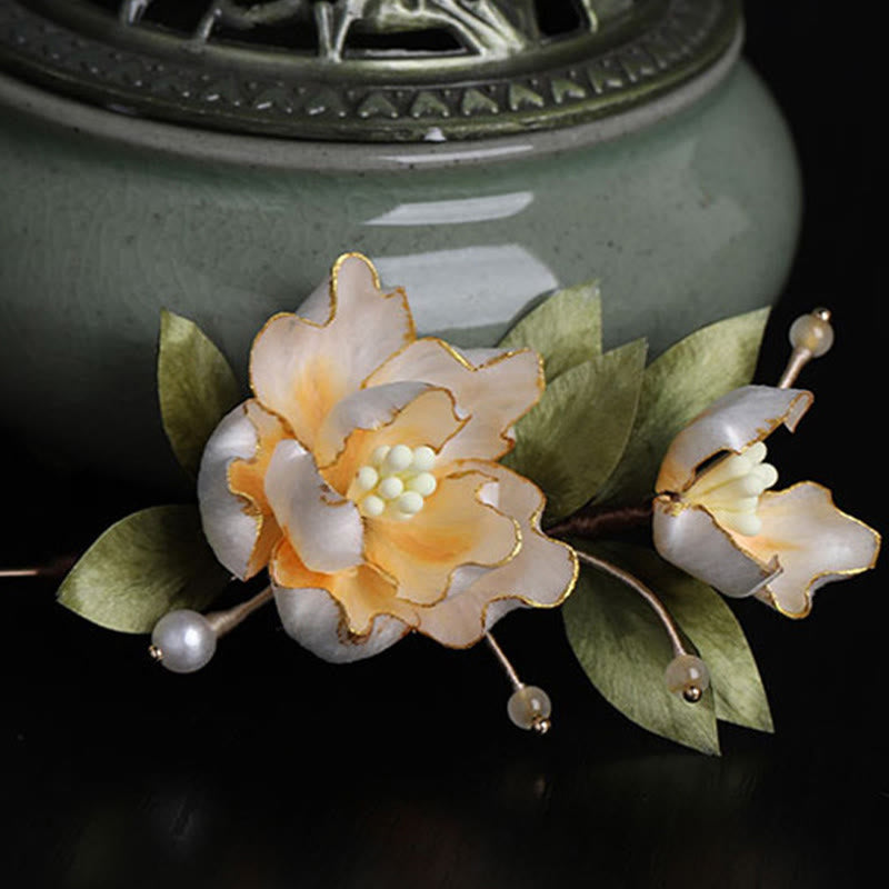 Buddha Stones Ręcznie wykonana broszka z jedwabiu w kształcie złotego kwiatu piwonii, symbolizująca szczęście - image 1