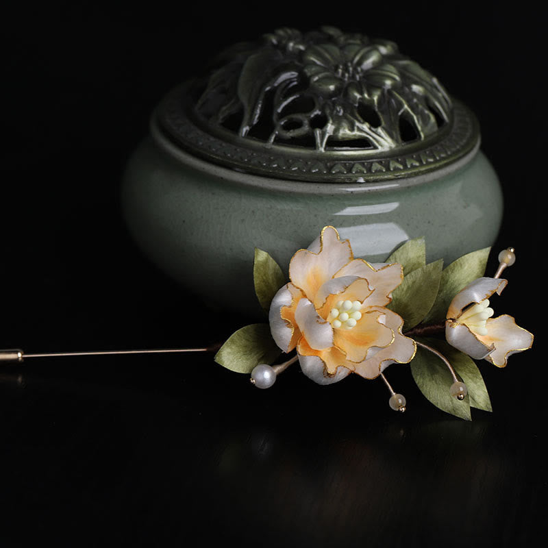 Buddha Stones Ręcznie wykonana broszka z jedwabiu w kształcie złotego kwiatu piwonii, symbolizująca szczęście - image 2