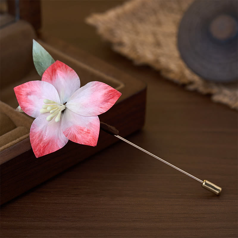 Buddha Stones Ręcznie wykonana broszka z jedwabnego aksamitu z pięciopłatkowym czerwonym kwiatem - image 1