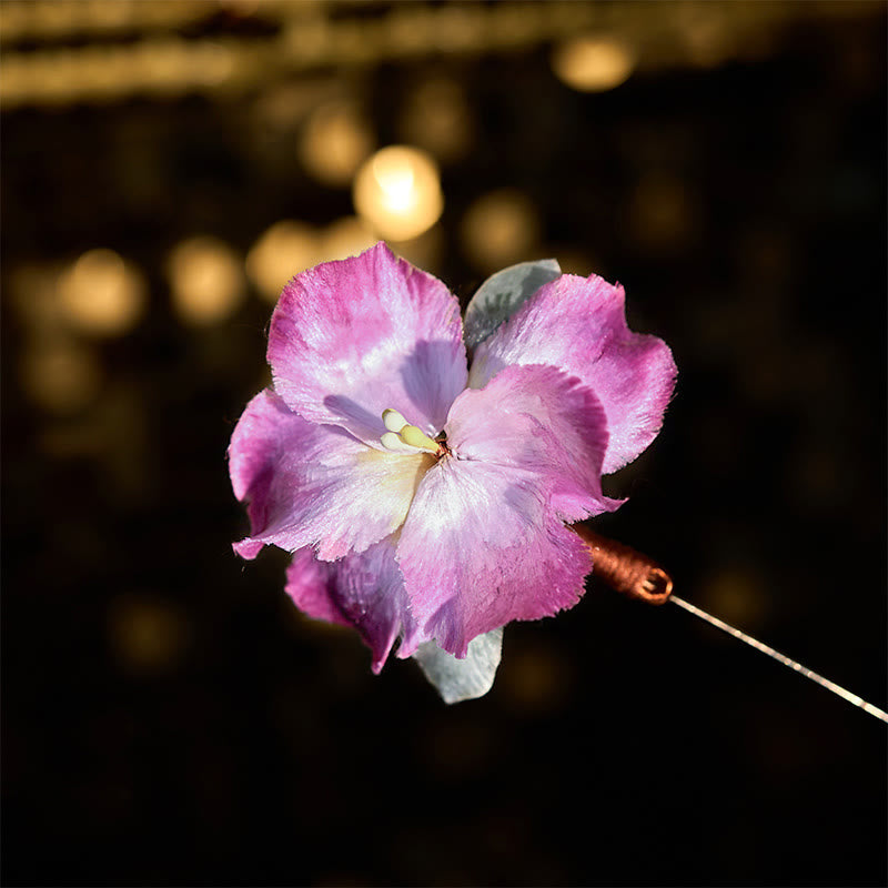 Buddha Stones Ręcznie wykonana broszka z jedwabnego aksamitu w kształcie kwiatu irysa - Kwiat irysa około 7 cm - image 0