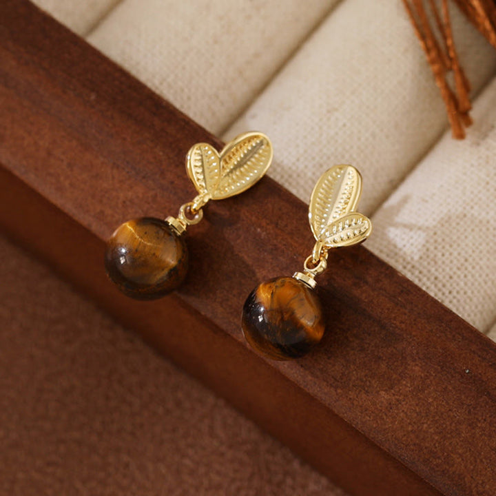 Buddha Stones Kolczyki z miedzianym wzorem liści tygrysiego oka - 8mm Tiger Eye (miedziane słupki) - image 0