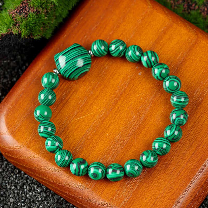 Buddha Stones Bransoletka z koralikami z niebieskiego agatu i przezroczystego kwarcu w uroczym wzorze kota - Malachit (obwód nadgarstka 15–16 cm) - image 8
