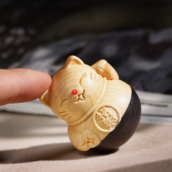 Buddha Stones Przyciągnij bogactwo, miniaturowy kot szczęścia z drewna bukowego hebanowego, rzeźbiona dekoracja ochronna, 4,7*4 cm - 4,7*4 cm (kolor i rozmiar mogą się różnić) - image 0