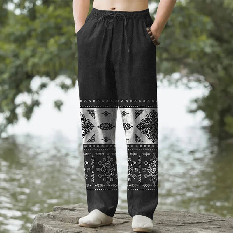 Buddha Stones Spodnie męskie zwężane z kieszeniami, z bawełnianą bandaną w mozaikowy wzór - Czarny - US/UK/AU50, EU60 (5XL) - image 0