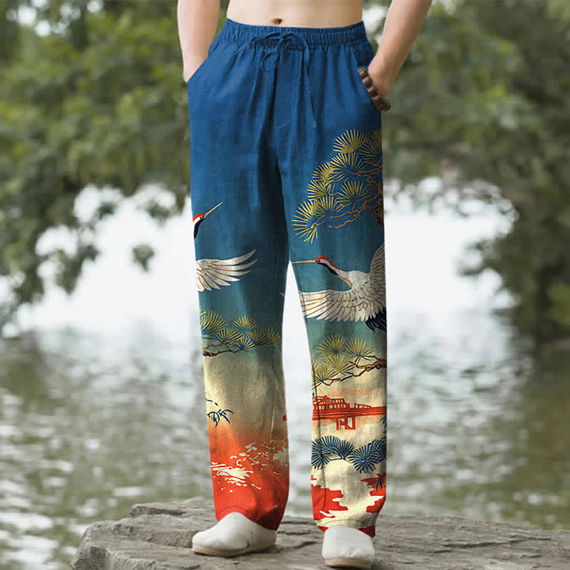Buddha Stones Spodnie męskie zwężane z kieszeniami i wzorem krajobrazowym „Bawełniany Żuraw Sosna Świątynia” - RoyalBlue - US/UK/AU50, EU60 (5XL) - image 4