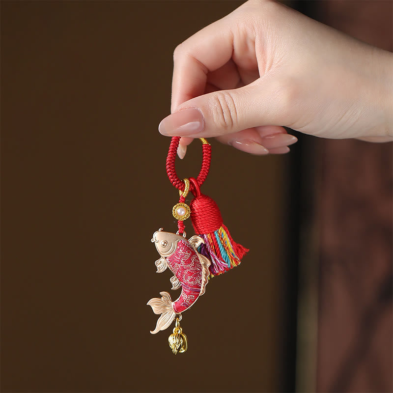 Buddha Stones Brelok do kluczy z motywem ryby Koi z brokatem Song Brocade - Czerwony - image 0