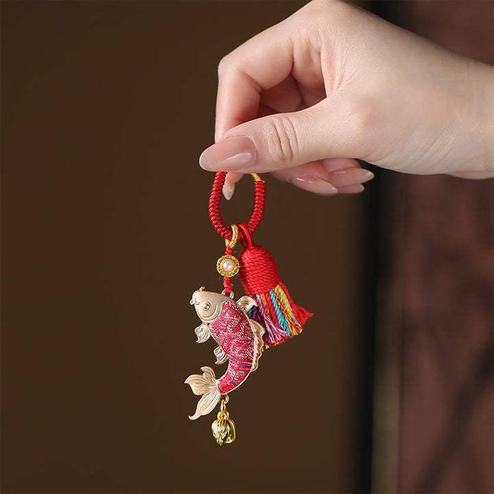 Buddha Stones Brelok do kluczy z motywem ryby Koi z brokatem Song Brocade - Czerwony - image 0
