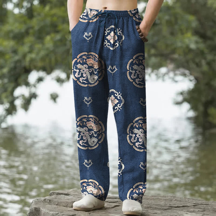 Buddha Stones Spodnie męskie zwężane z bawełny w stylu vintage z kwiatowym wzorem medalionu i kieszeniami - Marynarka wojenna - US/UK/AU50, EU60 (5XL) - image 4