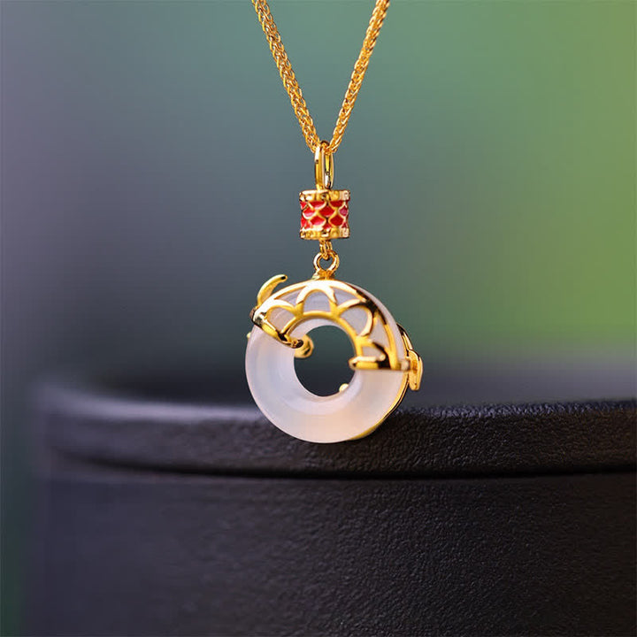Buddha Stones Naszyjnik z okrągłą klamrą w kształcie ryby Koi z białego chalcedonu i motywem ryby Koi Success Peace - image 2
