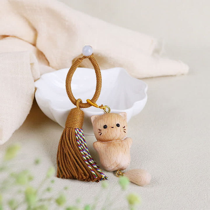 Buddha Stones Ręcznie robione breloki z frędzlami w kształcie kota na szczęście z drewna bukowego - Pomarańczowy sznurek - Drewno bukowe (Przejrzystość ♥ Energia uziemienia) - image 6